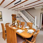 Holiday home 5 Bed In Oc-w28415