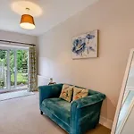 5 Bed In Oc-w28415 Holiday home *